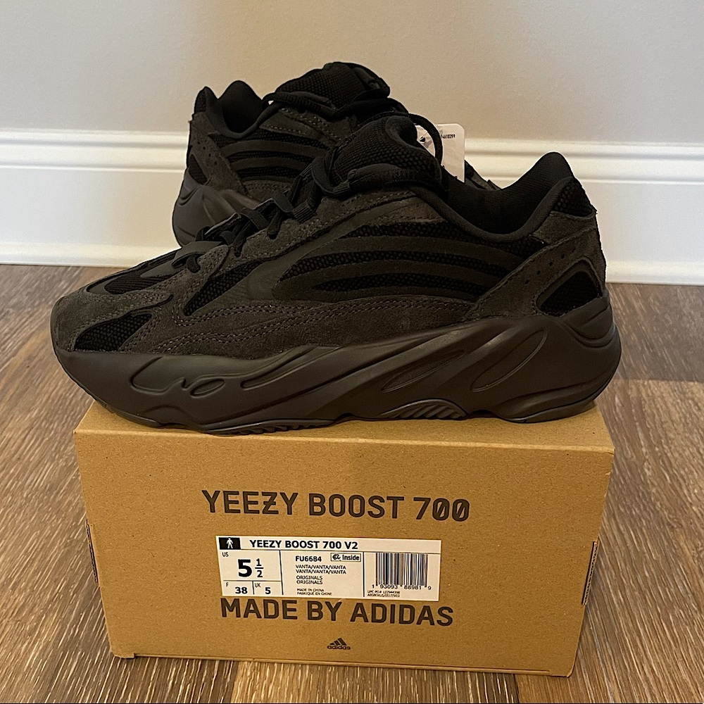 Yeezy Boost 700 V2 Vanta